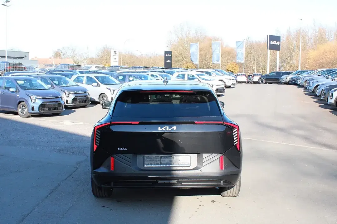 Kia EV4 - Thumbnail 6