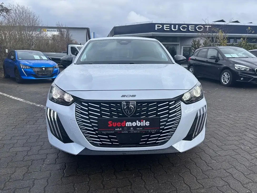 Peugeot 208 - Thumbnail 3