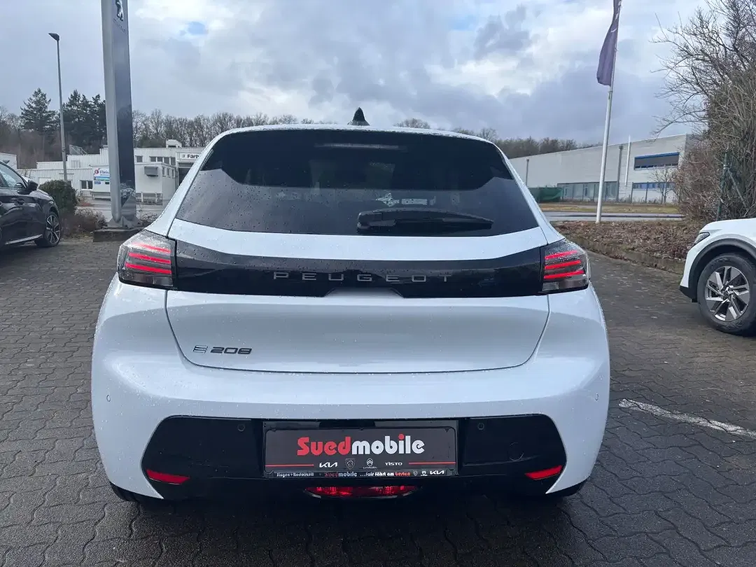 Peugeot 208 - Thumbnail 4
