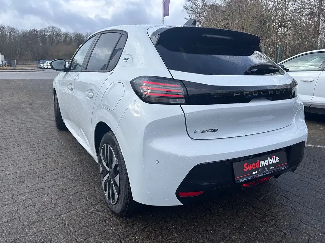 Peugeot 208 - Thumbnail 5