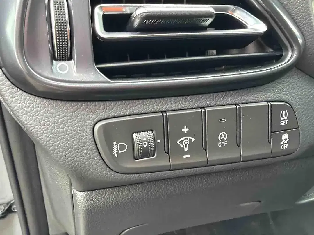 Hyundai i30 - Thumbnail 13