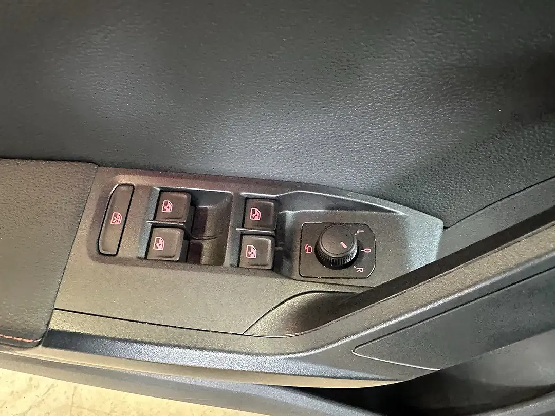 SEAT Ibiza - Thumbnail 8