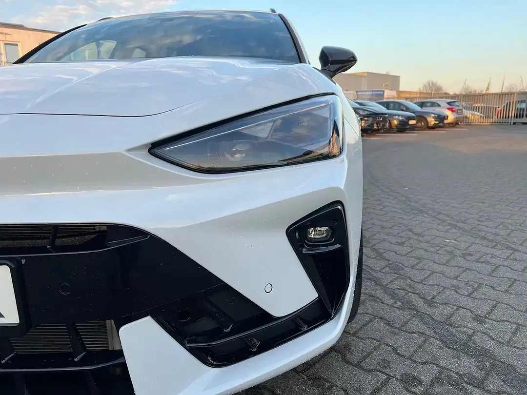 CUPRA Leon - Thumbnail 4