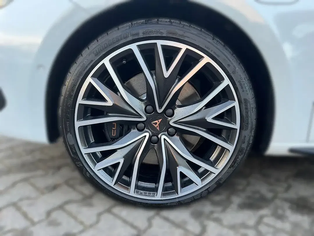 CUPRA Leon - Thumbnail 5