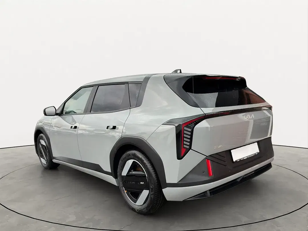 Kia EV4 - Thumbnail 4