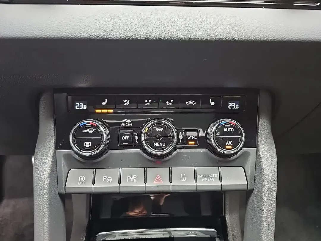 Skoda Karoq - Thumbnail 11