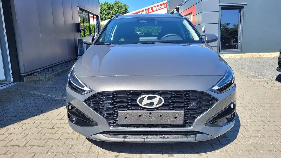 Hyundai i30 - Thumbnail 2