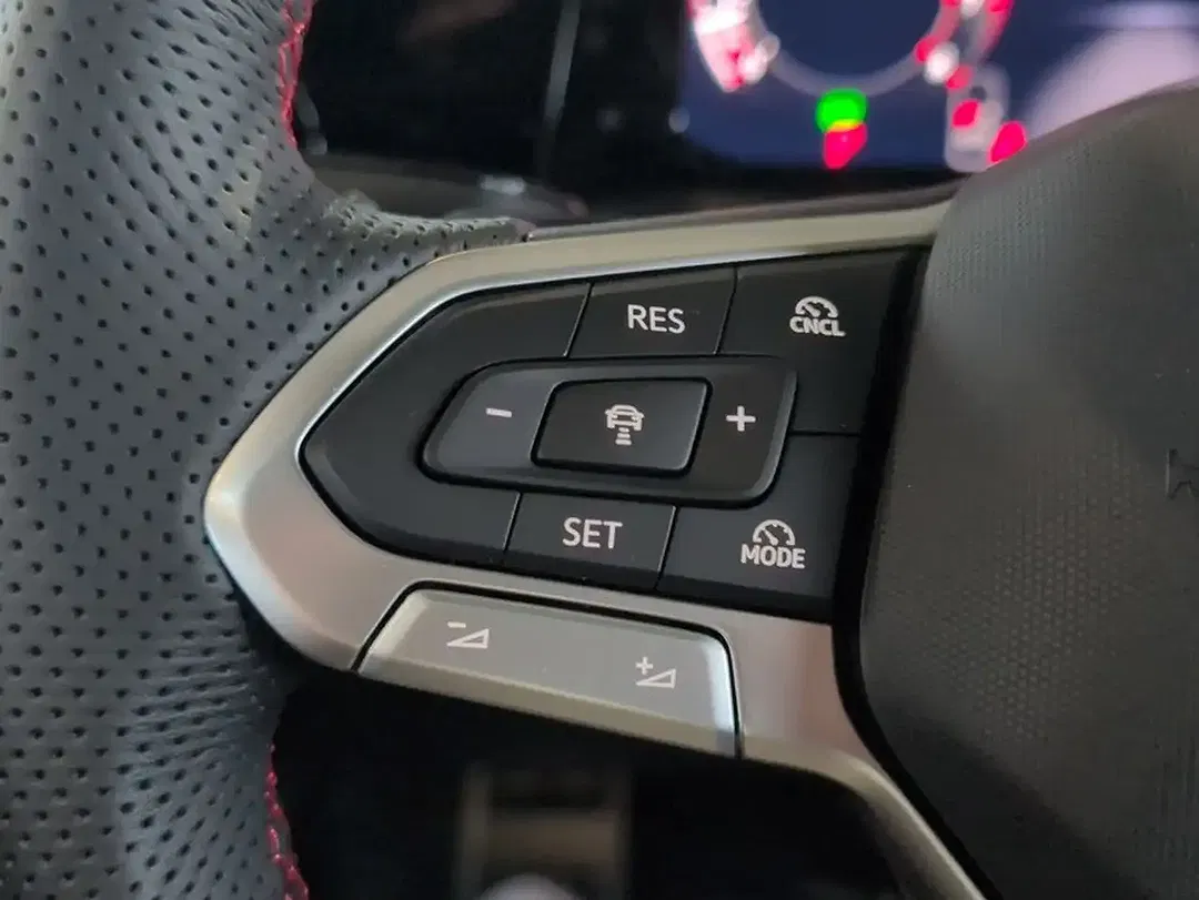 Volkswagen Golf GTI - Thumbnail 25