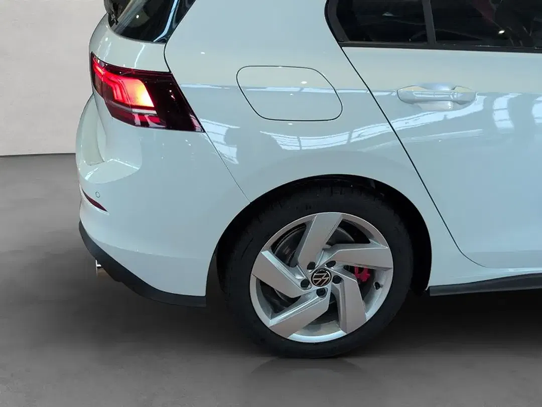 Volkswagen Golf GTI - Thumbnail 31