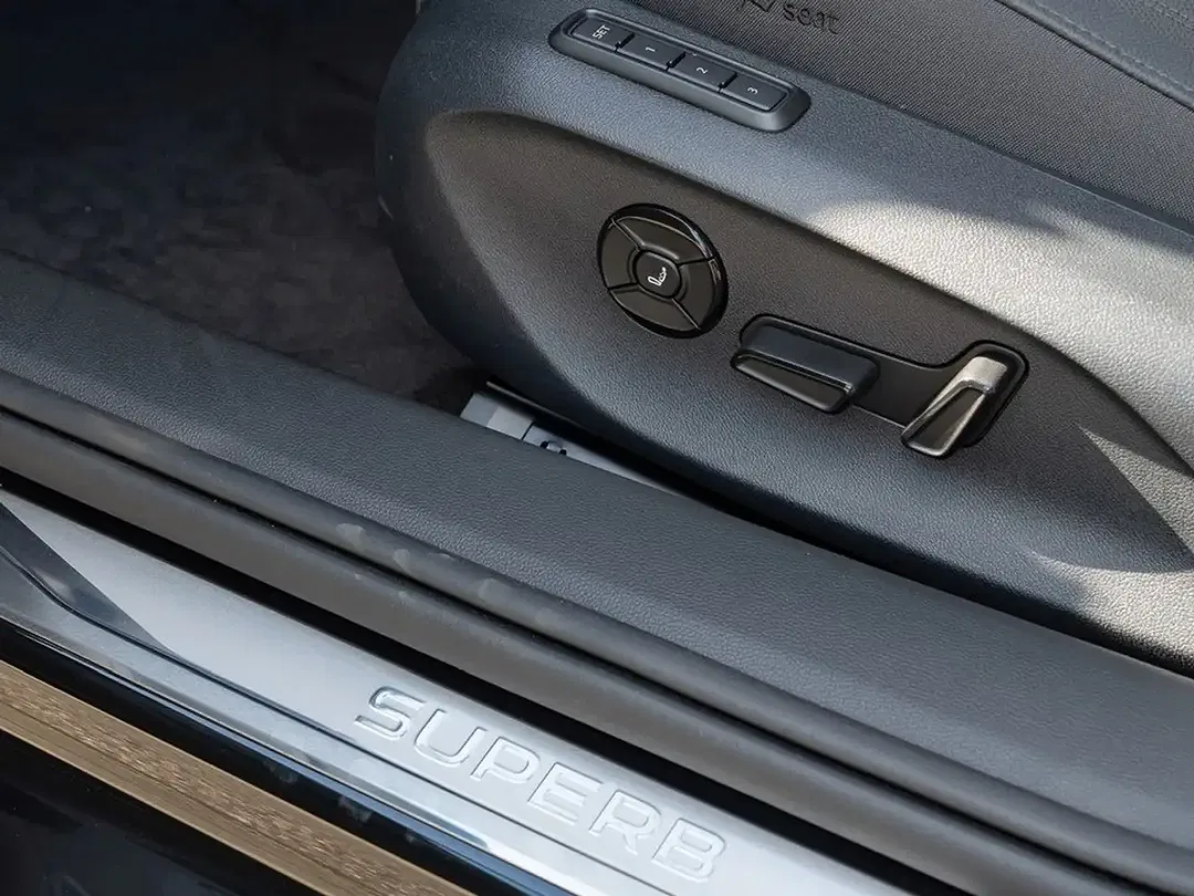 Skoda Superb - Thumbnail 15