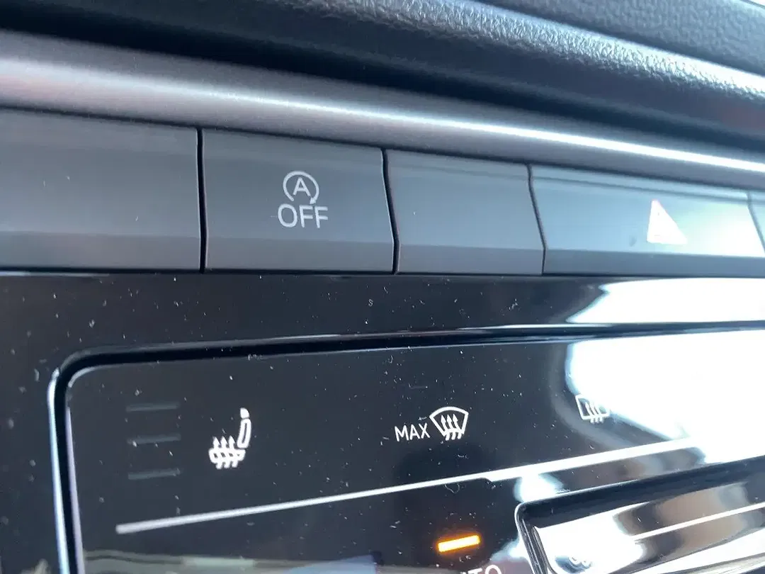 Volkswagen T-Roc - Thumbnail 15