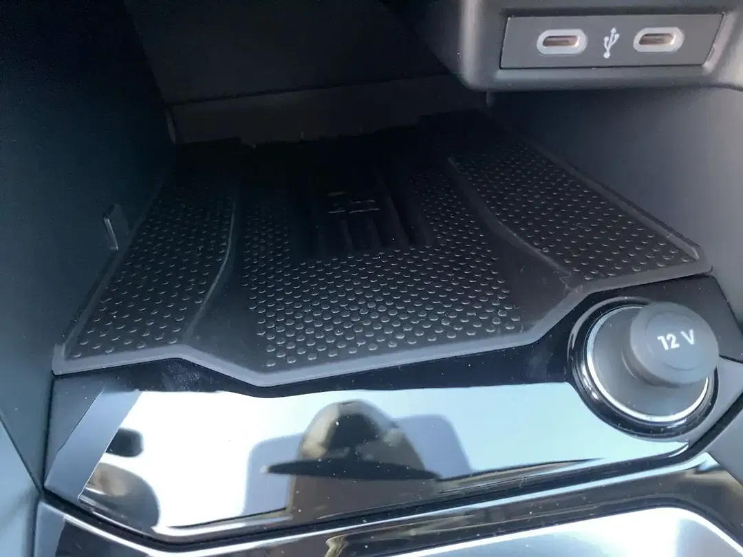Volkswagen T-Roc - Thumbnail 18