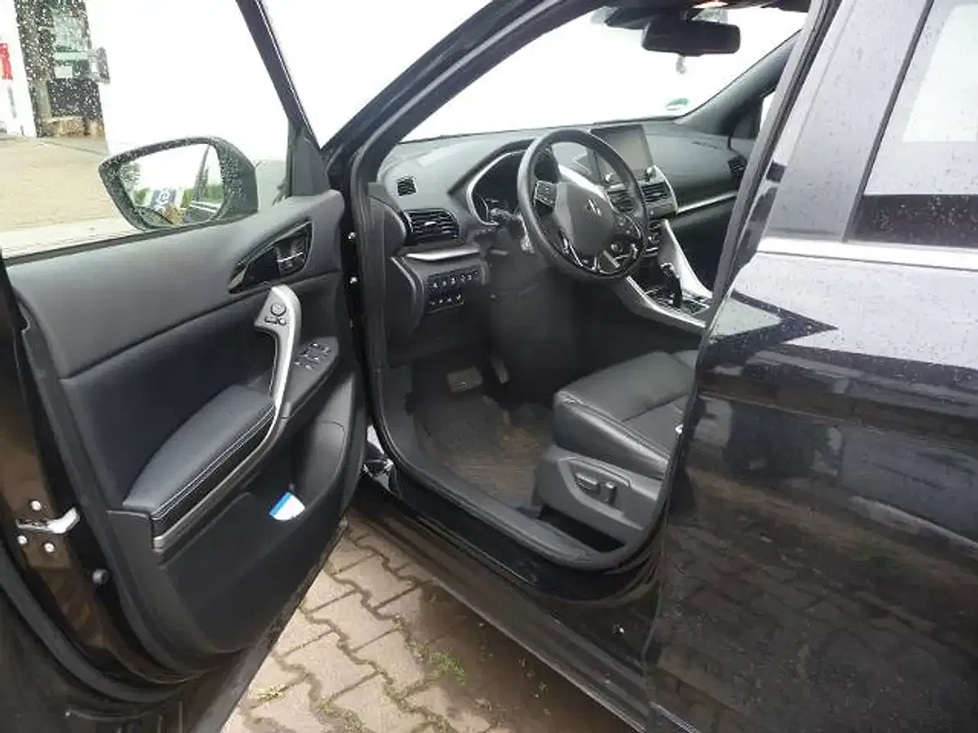 Mitsubishi Eclipse Cross - Thumbnail 2