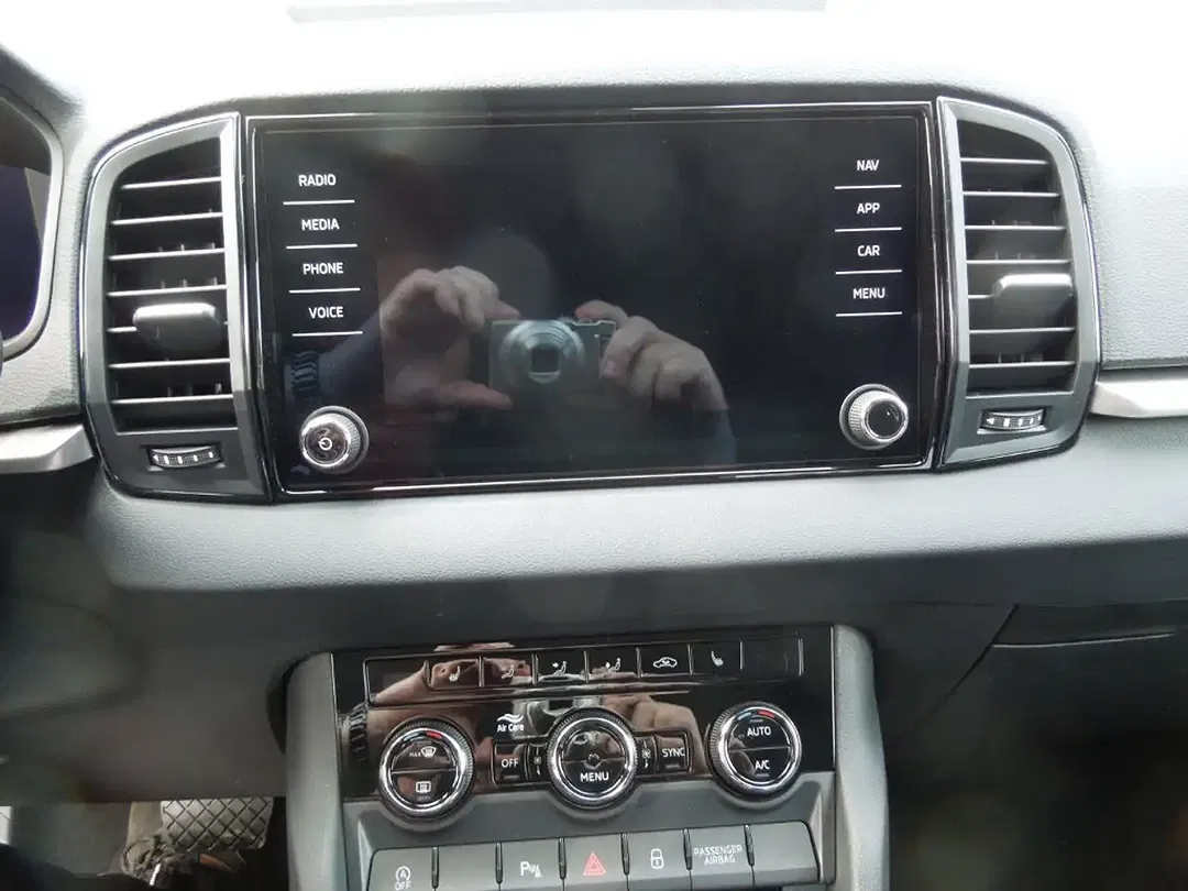 Skoda Karoq - Thumbnail 7