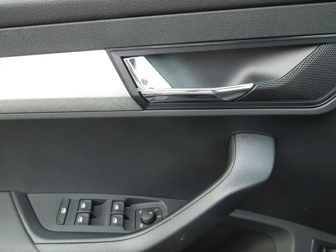 Skoda Karoq - Thumbnail 8
