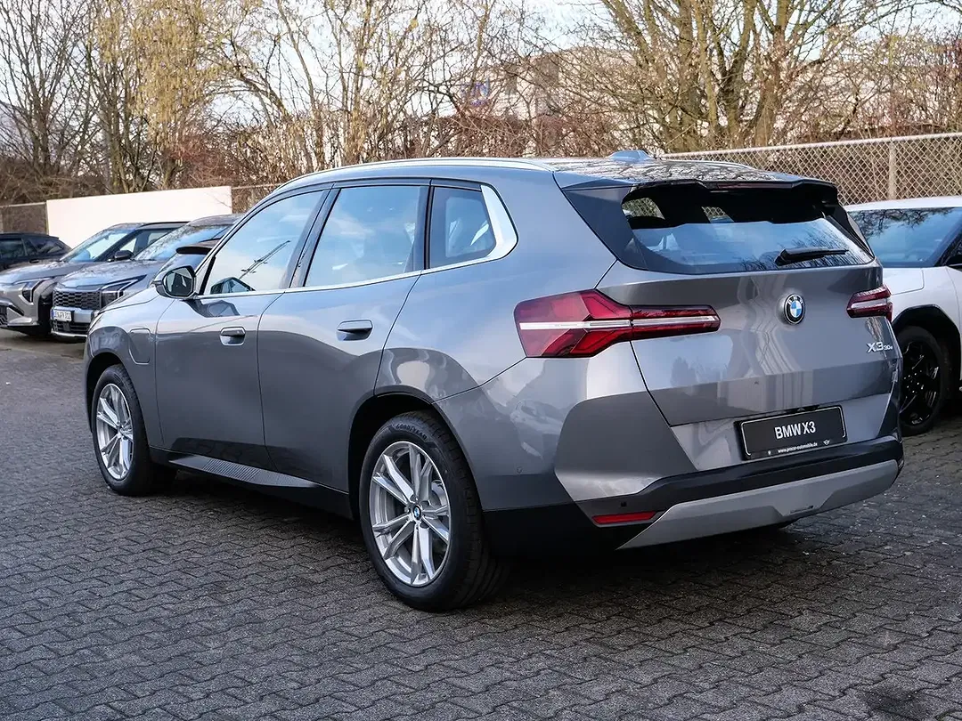 BMW X3 - Thumbnail 2