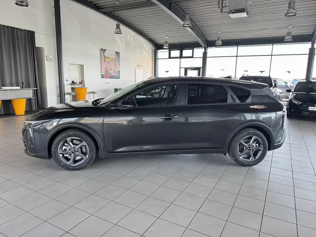 Kia K4 - Thumbnail 3