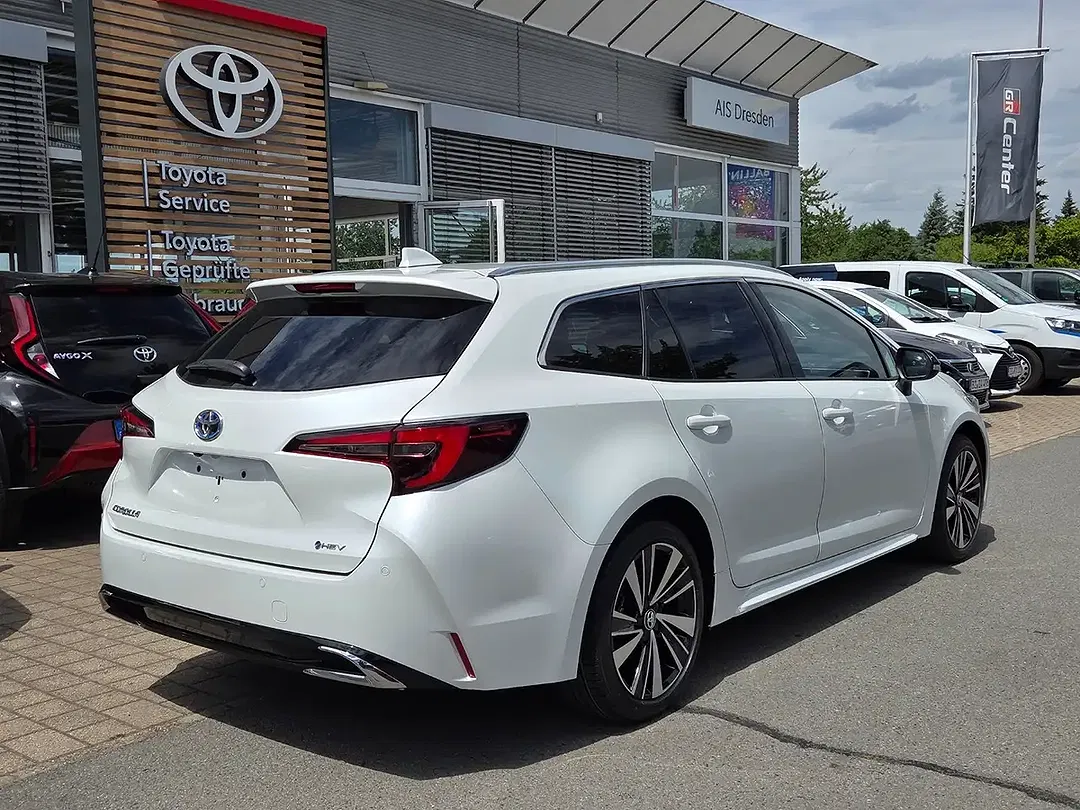Toyota Corolla - Thumbnail 5