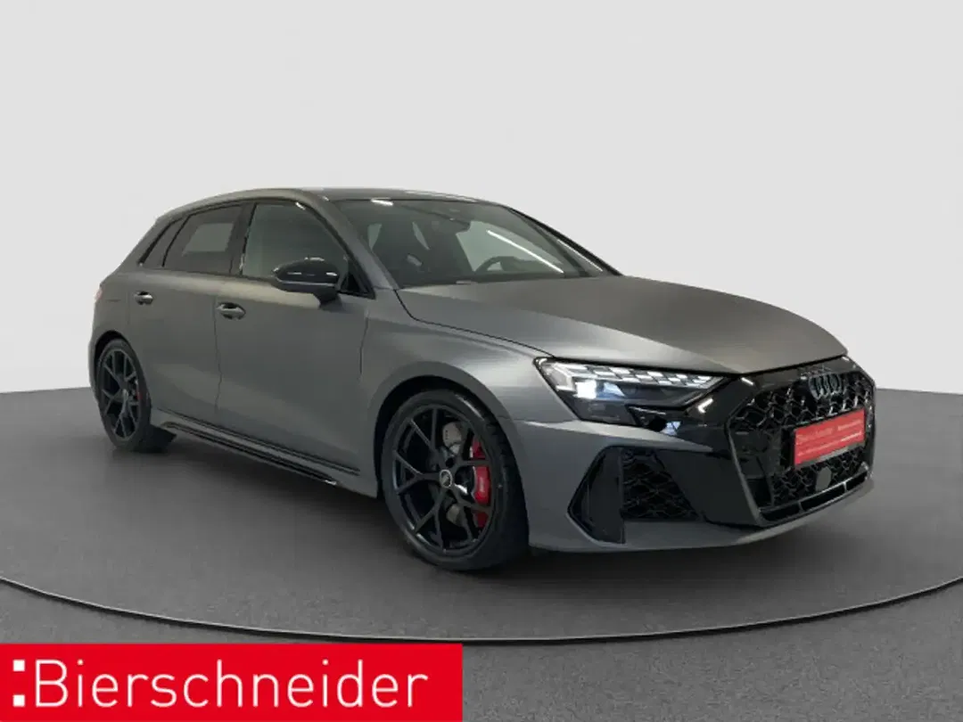 Audi RS3 - Thumbnail 3