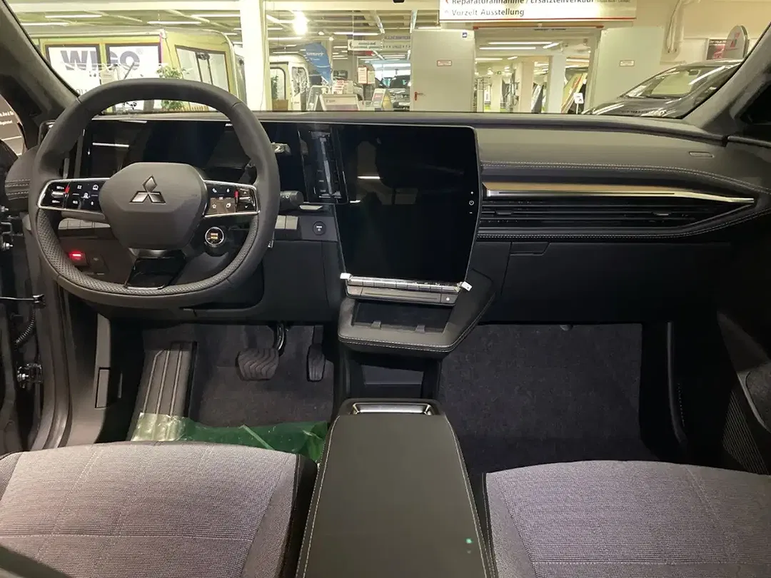 Mitsubishi Eclipse Cross - Thumbnail 9