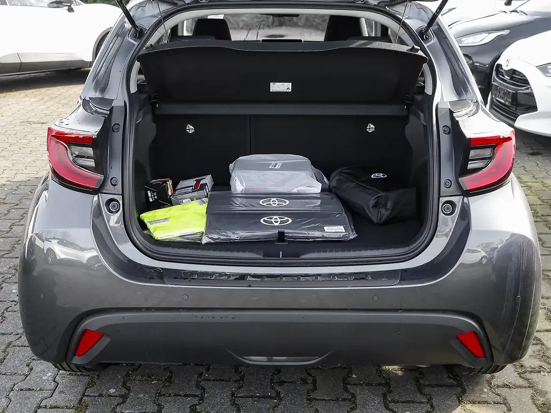 Toyota Yaris - Thumbnail 10