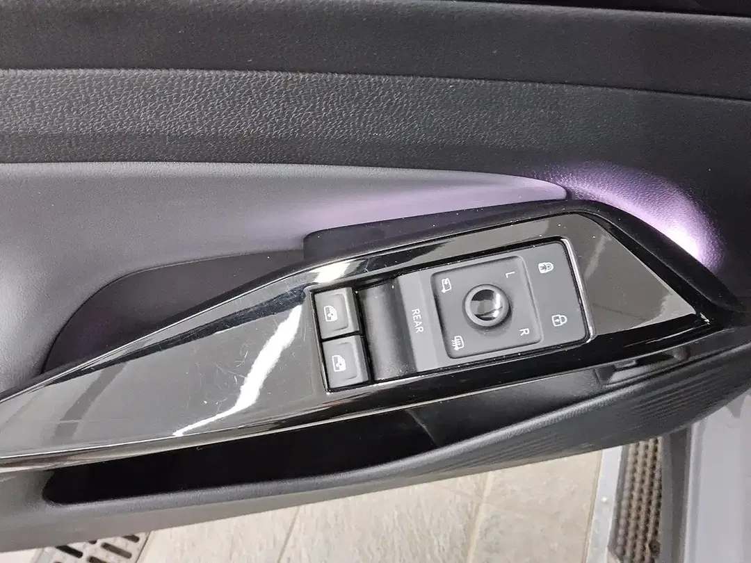 Volkswagen ID.4 - Thumbnail 9