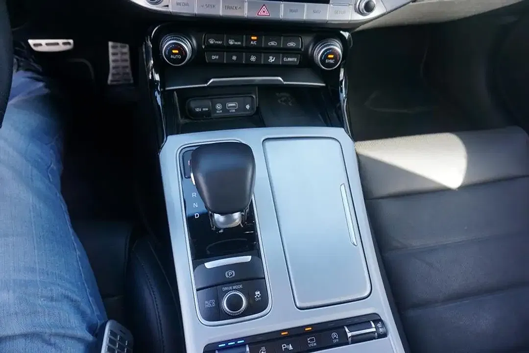 Kia Stinger - Thumbnail 10