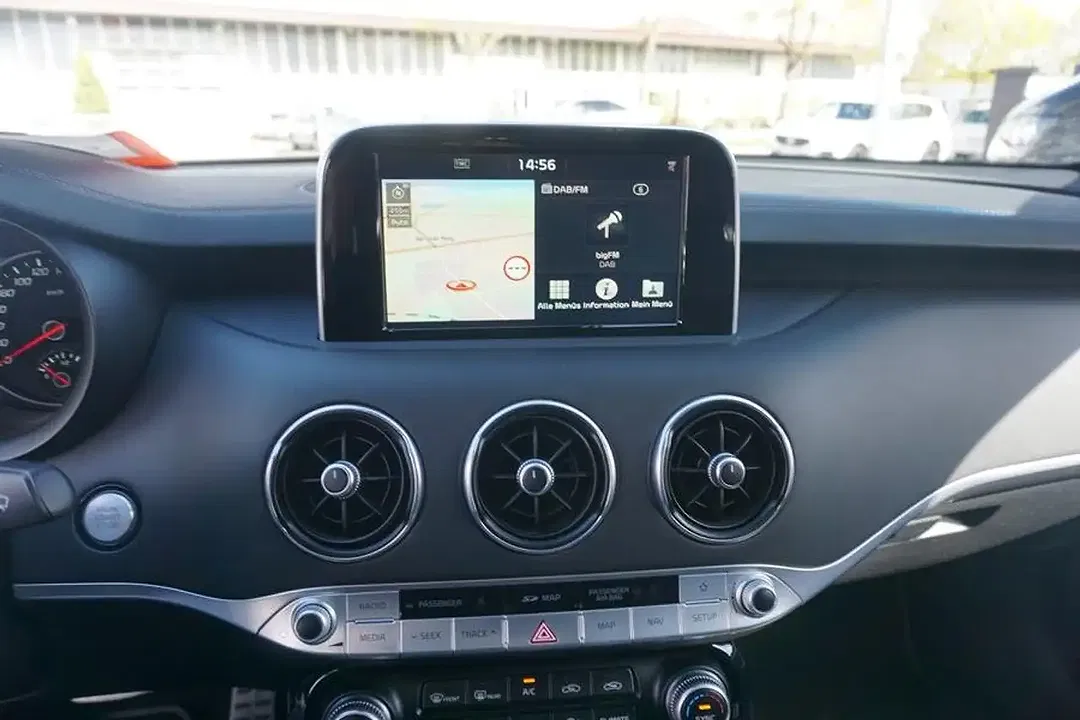 Kia Stinger - Thumbnail 4