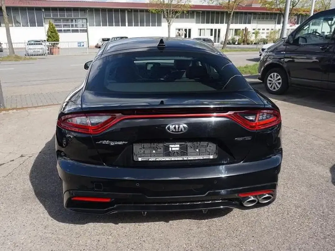 Kia Stinger - Thumbnail 5