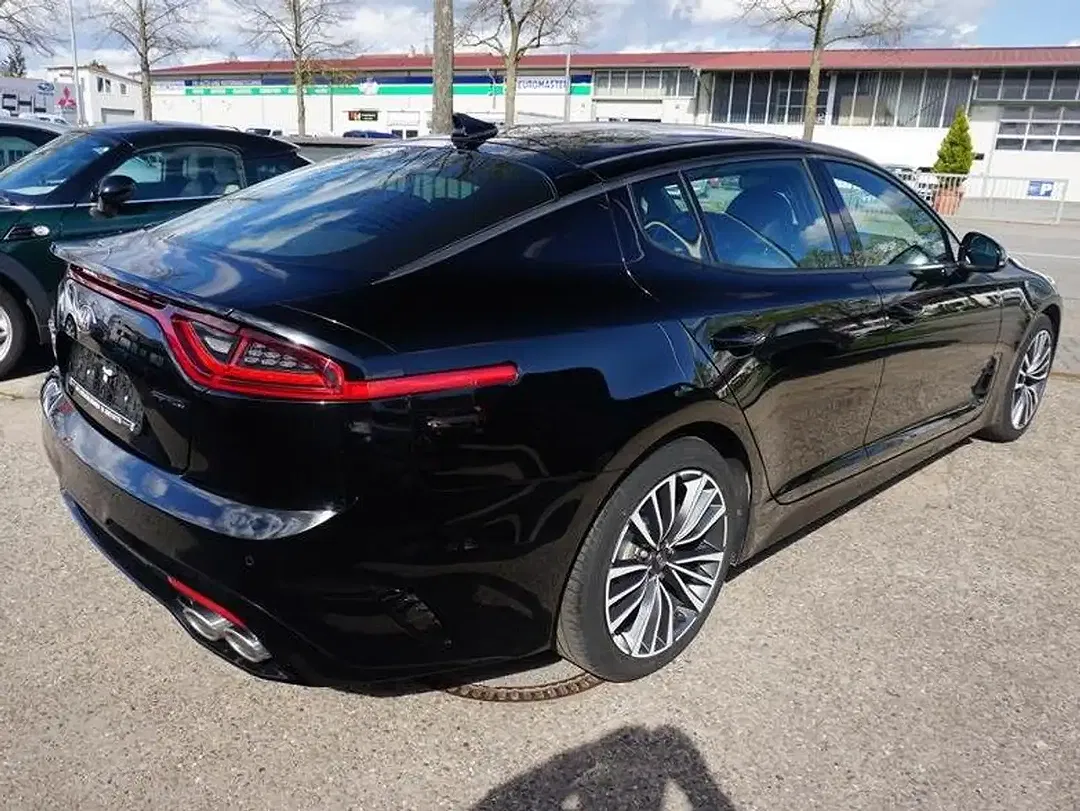 Kia Stinger - Thumbnail 7