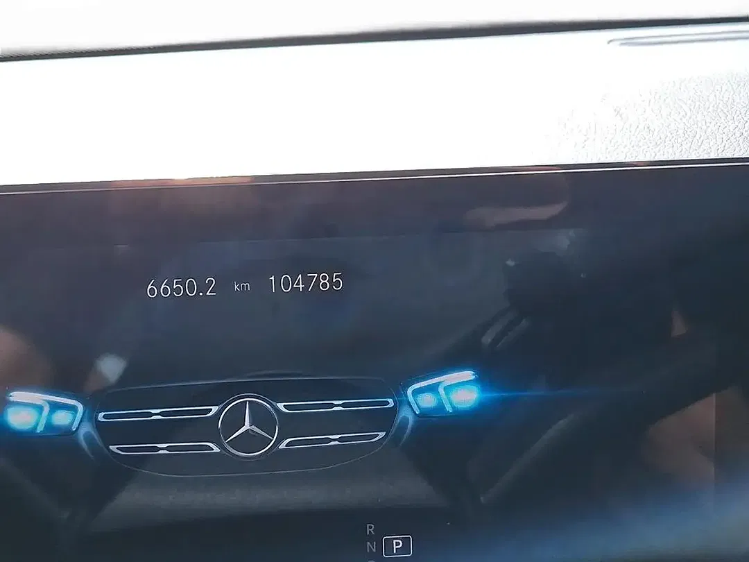 Mercedes-Benz GLB 180 - Thumbnail 6