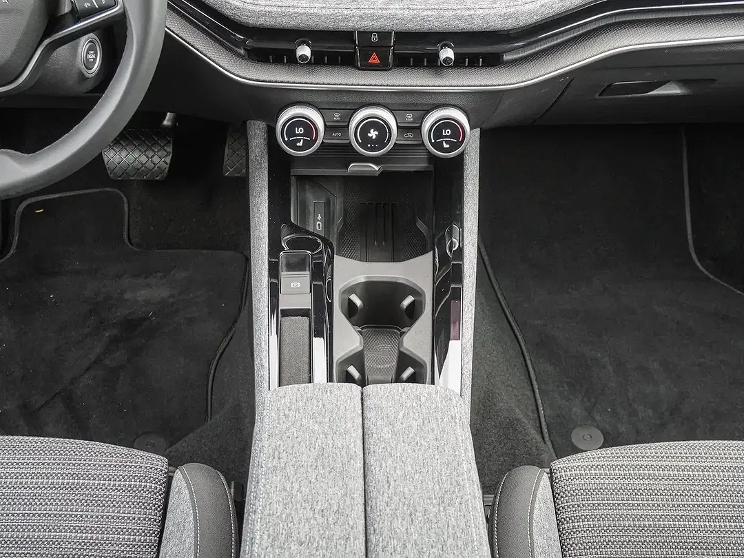 Skoda Superb - Thumbnail 14