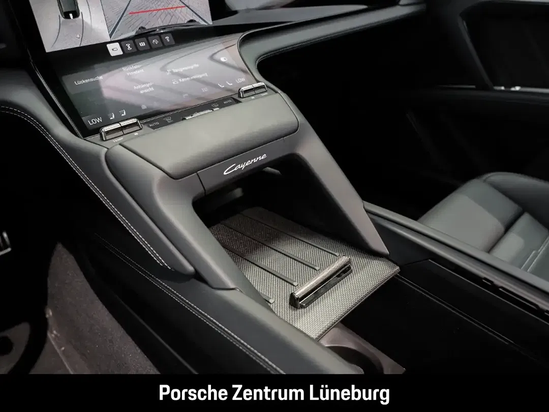 Porsche Cayenne - Thumbnail 39