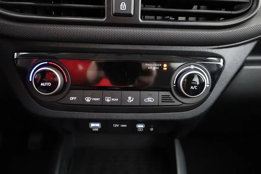 Hyundai i10 - Thumbnail 12