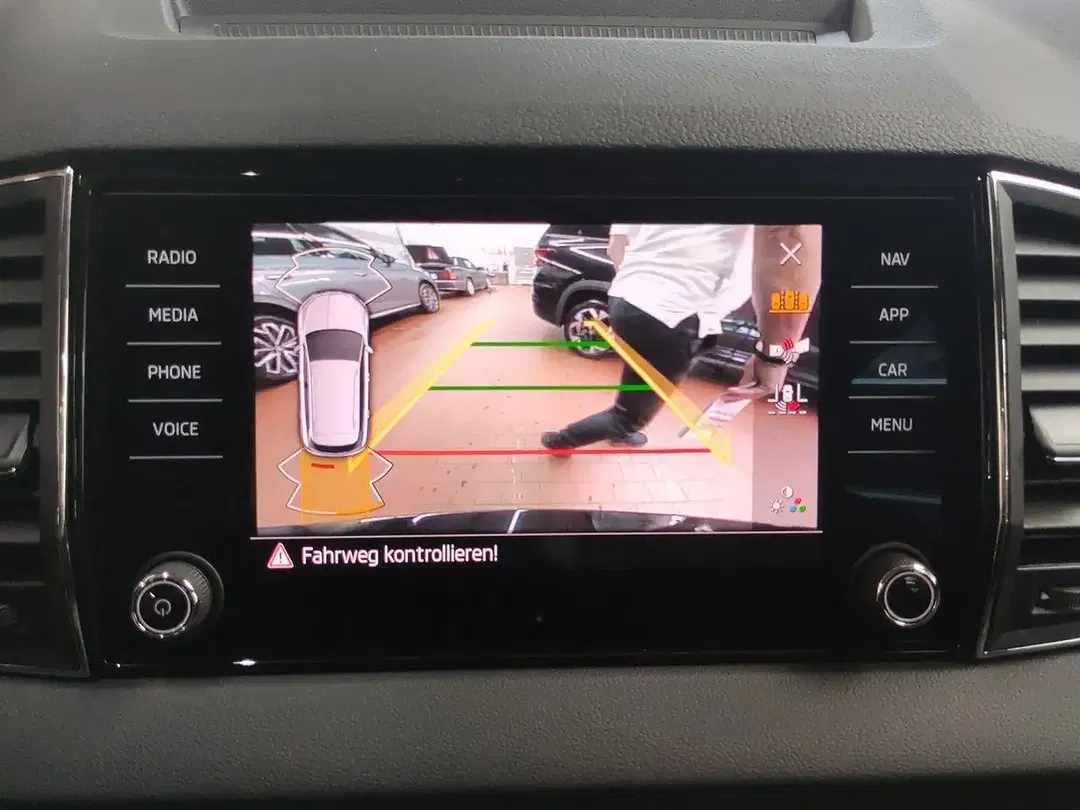 Skoda Karoq - Thumbnail 10