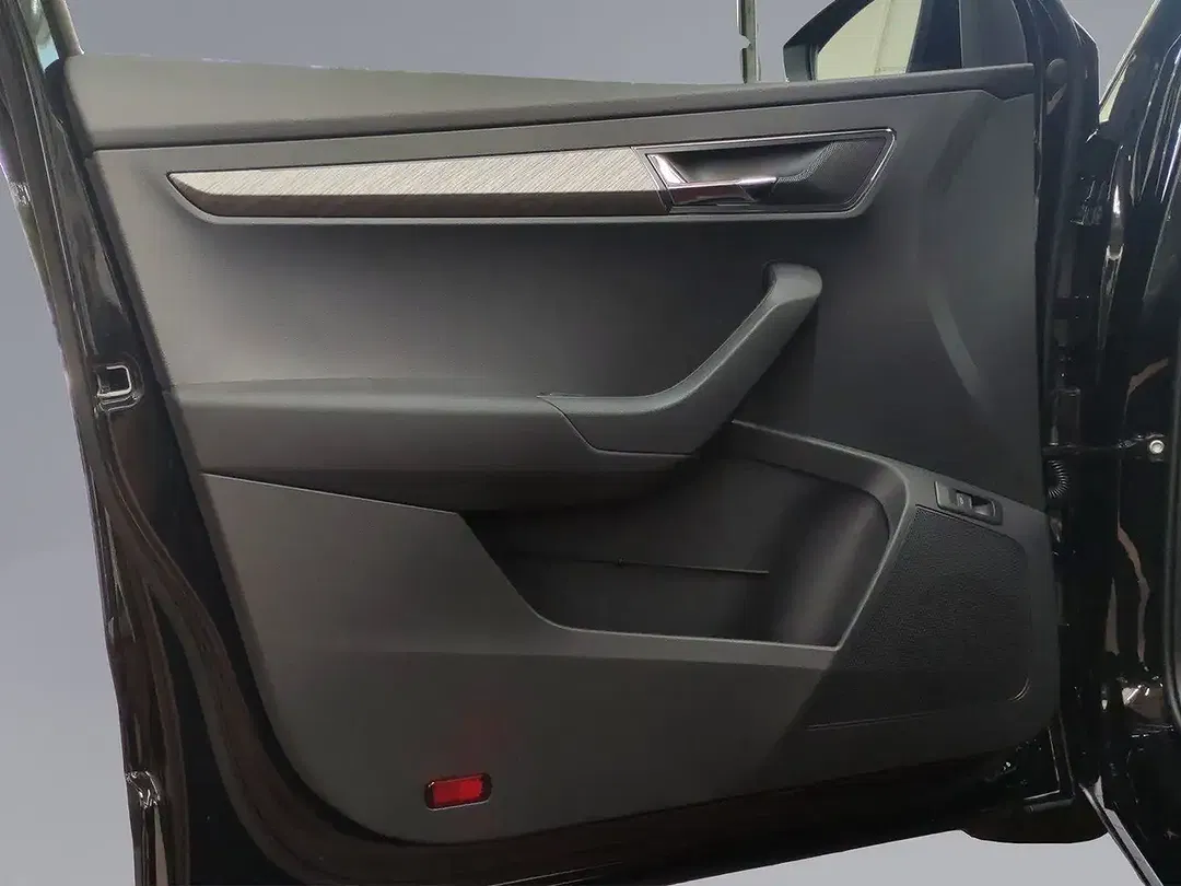 Skoda Karoq - Thumbnail 6