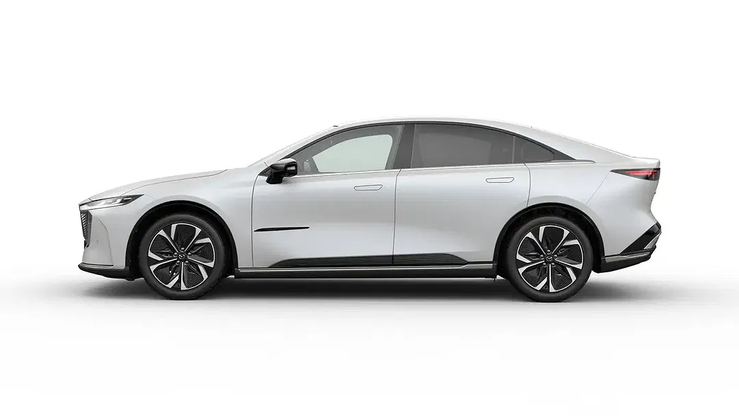 Mazda 6e - Thumbnail 4
