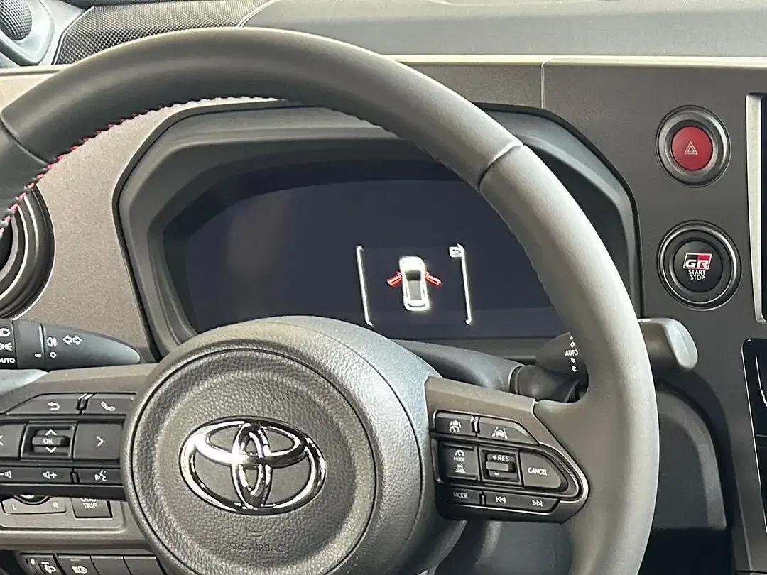 Toyota Yaris - Thumbnail 13