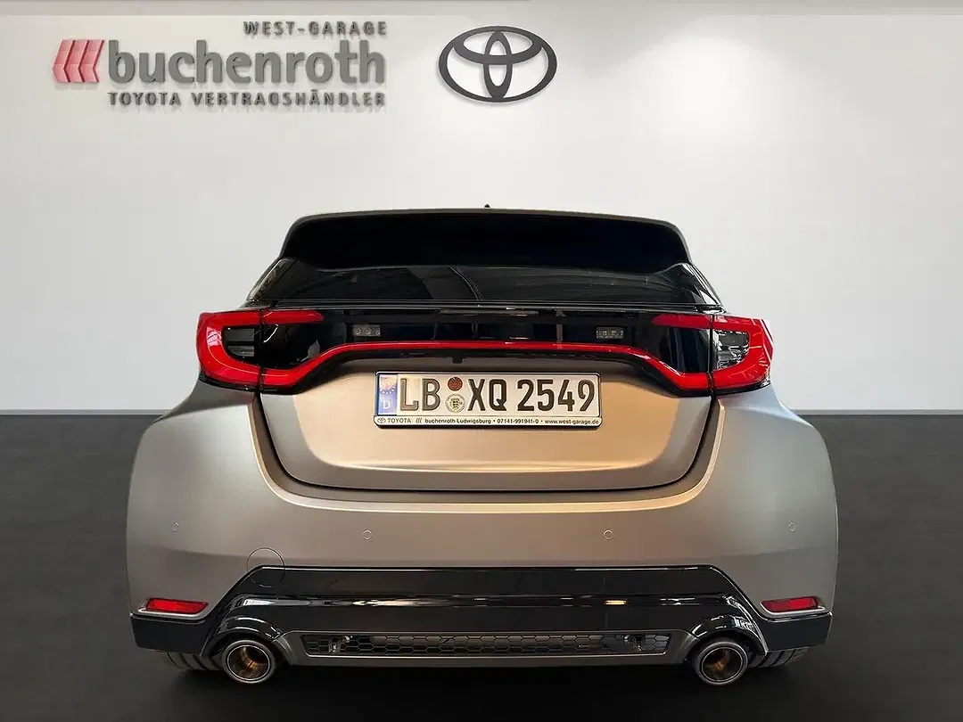 Toyota Yaris - Thumbnail 6