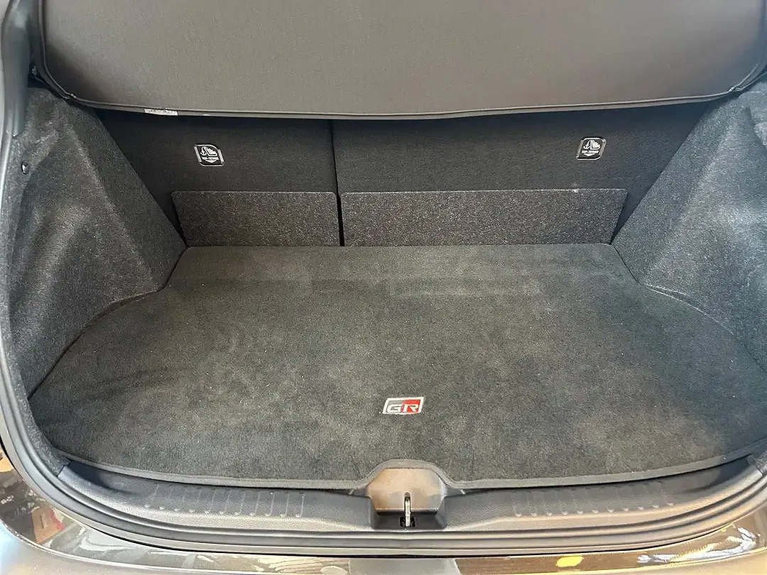 Toyota Yaris - Thumbnail 9
