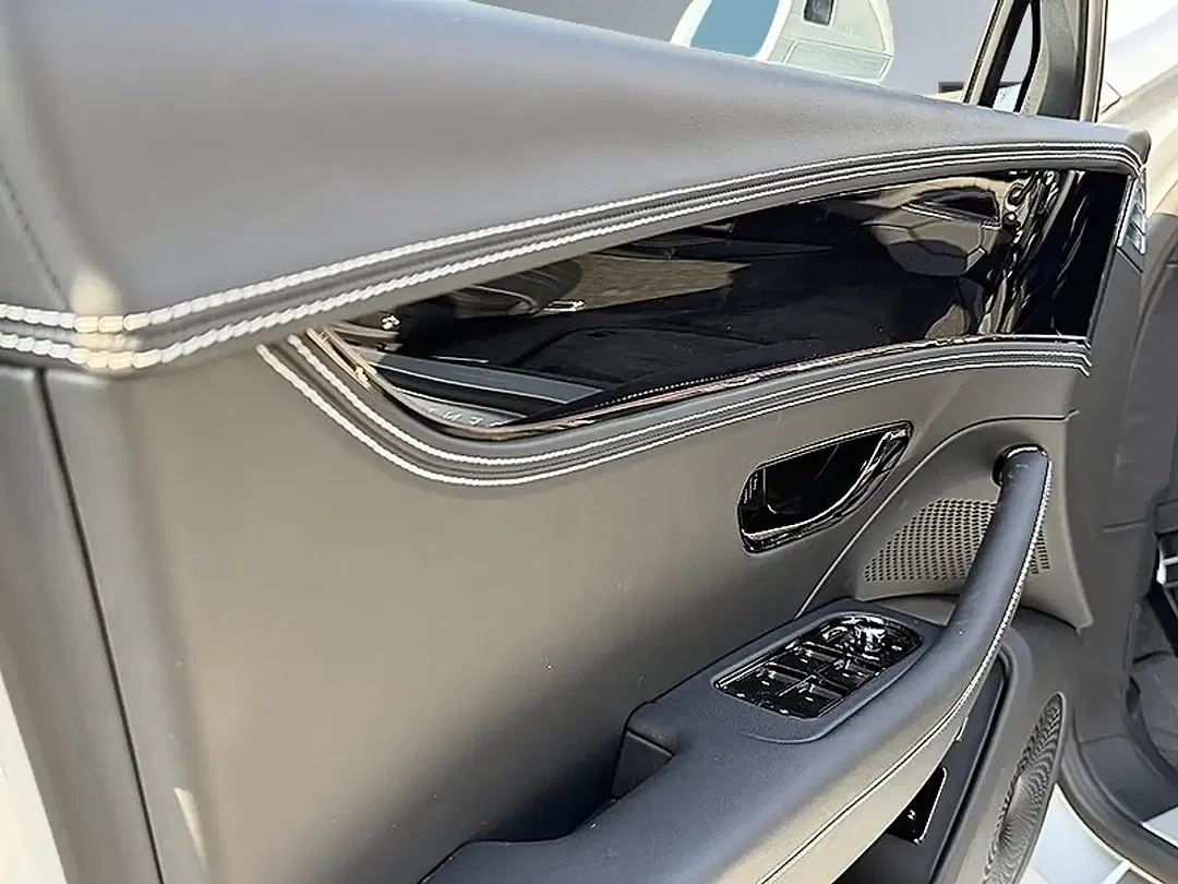 Bentley Flying Spur - Thumbnail 11