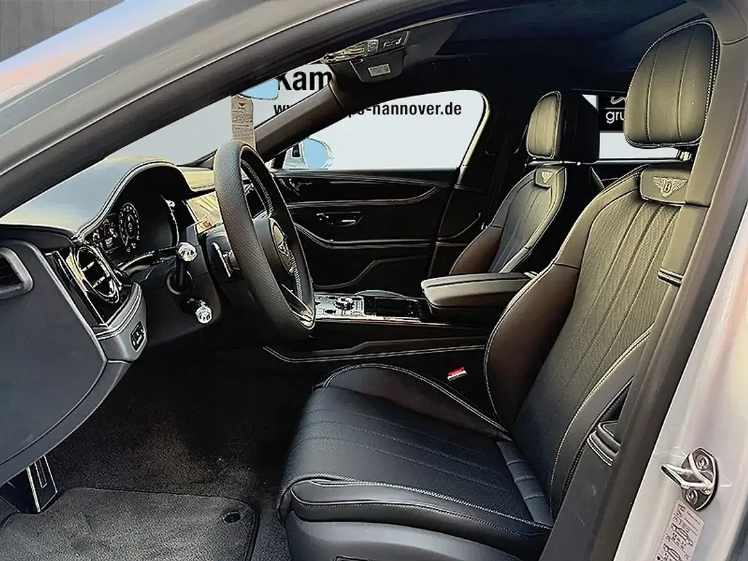 Bentley Flying Spur - Thumbnail 12