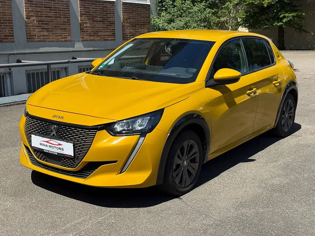 Peugeot 208 - Thumbnail 1