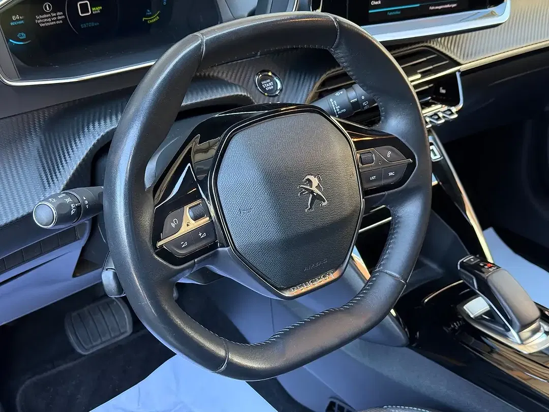 Peugeot 208 - Thumbnail 13