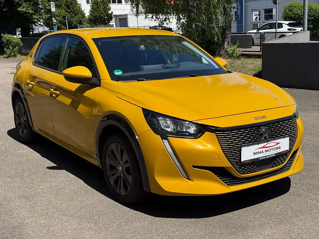 Peugeot 208 - Thumbnail 3