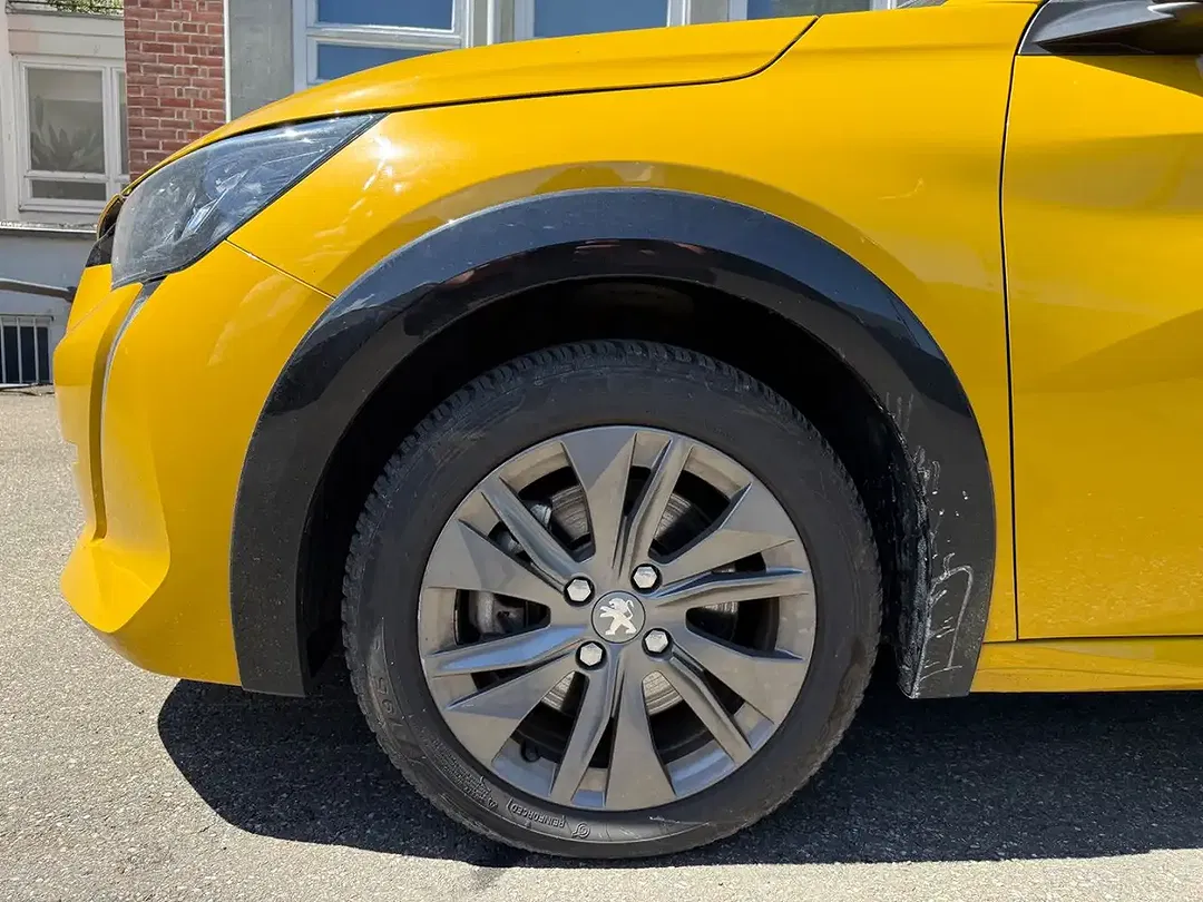 Peugeot 208 - Thumbnail 7