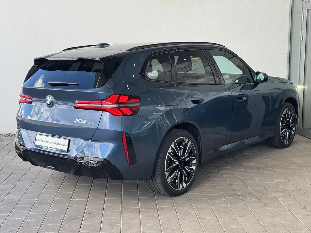 BMW X3 - Thumbnail 3