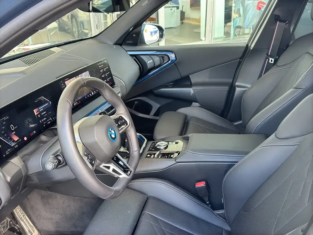 BMW X3 - Thumbnail 6