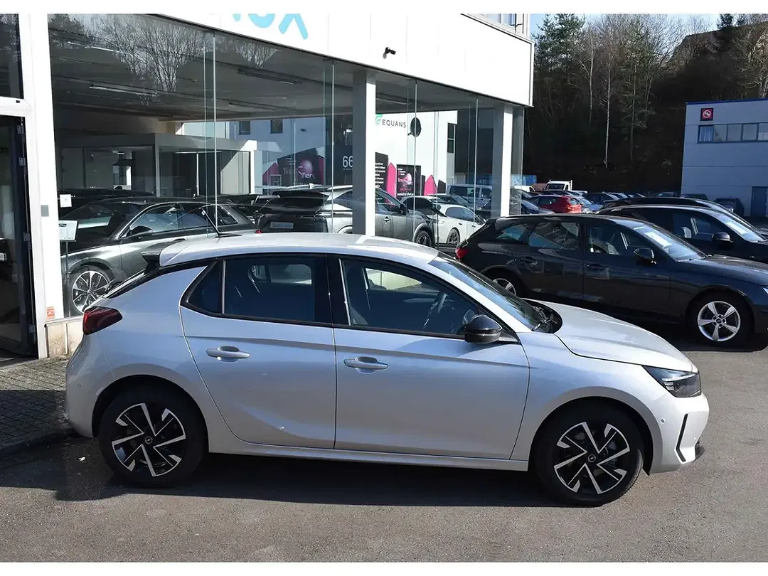 Opel Corsa - Thumbnail 3