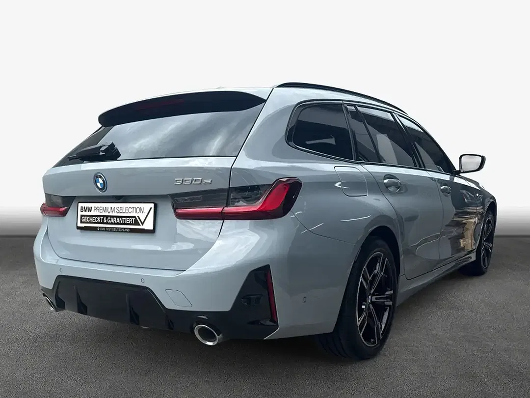 BMW 330 - Thumbnail 2